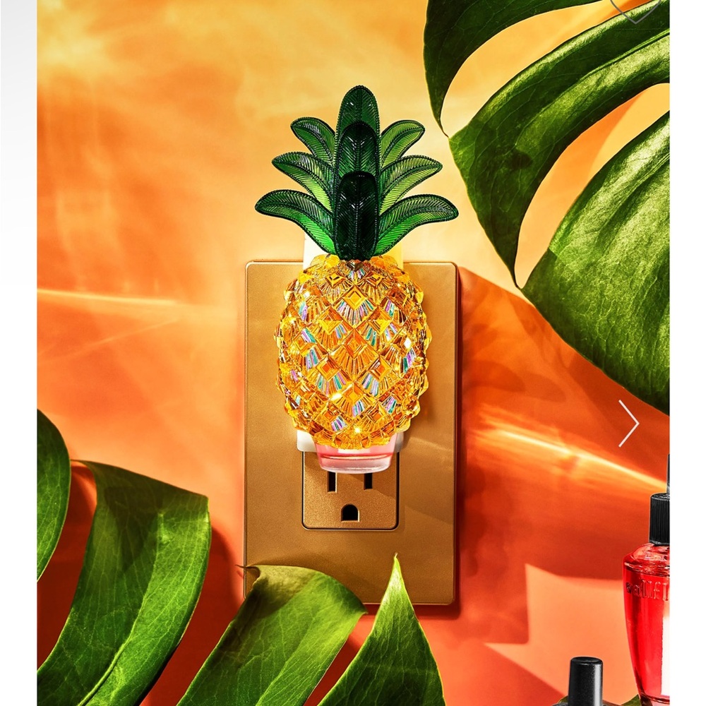 Bath & Body Works Pineapple Adjustable Scent ControlNightlight Fragrance Plug - Picture 1 of 4